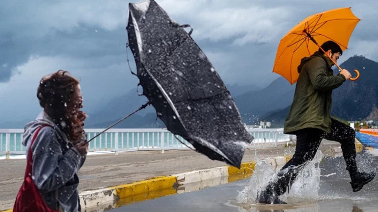 Dikkat Meteoroloji bölge bölge uyardı: Kuvvetli yağış, fırtına ve toz taşınımı geliyor