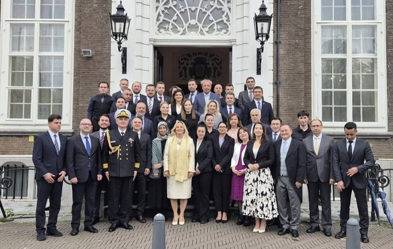 Yeni büyükelçi Krala güven mektubu sundu