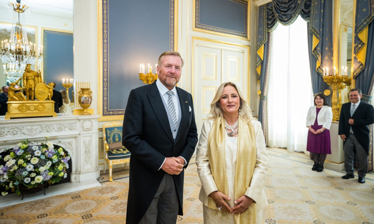 Yeni büyükelçi Krala güven mektubu sundu