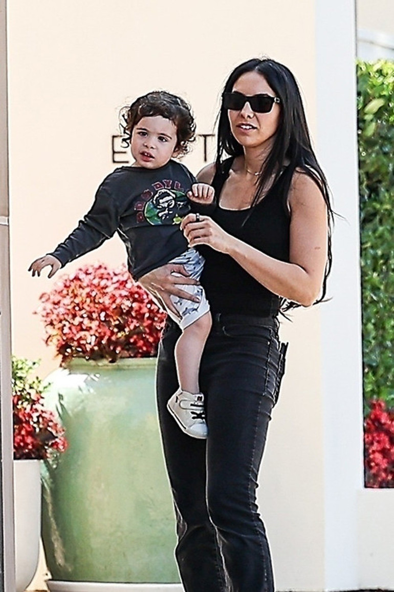 Ne annesinin evlenmeye niyeti vardı ne babasının: Tarihe karışan aşkın tek meyvesi açık havada büyüyor