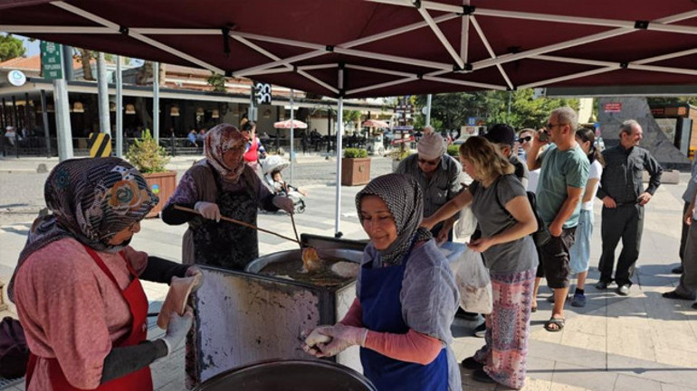 Balıkesirde bitmeyen depremler için halk harekete geçti