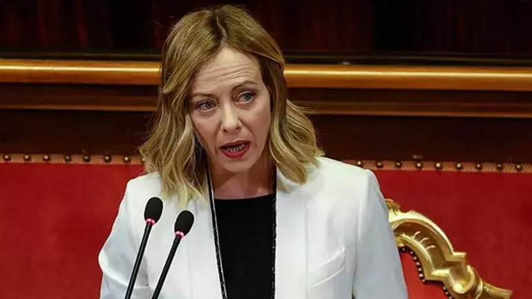 İtalyada 2 Türk makineli tüfeklerle yakalandı: Festival öncesi alarm Meloniden açıklama geldi