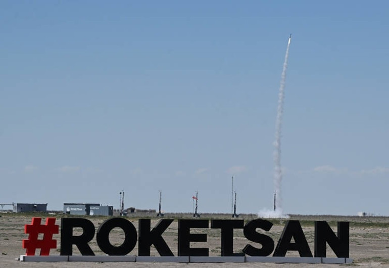 Gençlerde büyük heyecan Roketler TEKNOFEST için göklere yükseldi