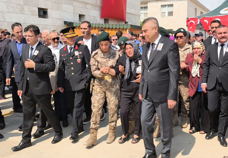 Şehit polis memuru Mustafa Karapınar memleketine uğurlandı