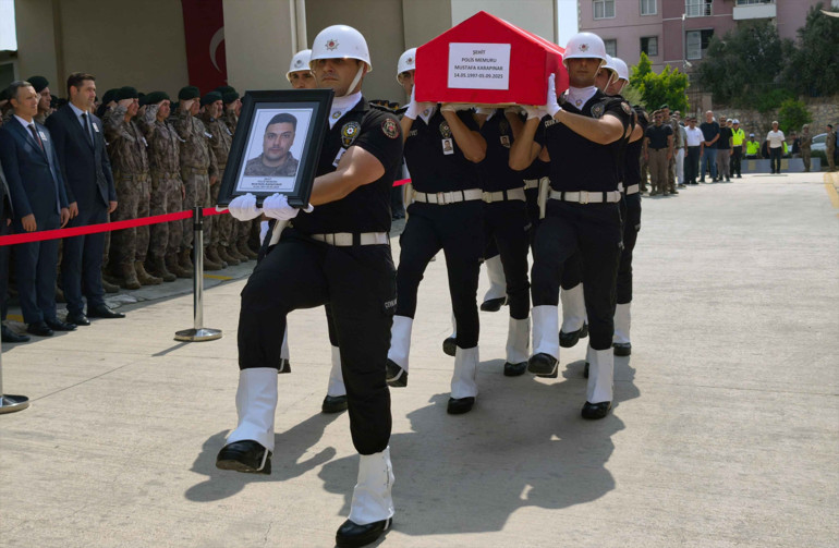 Şehit polis memuru Mustafa Karapınar memleketine uğurlandı