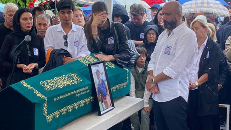 İş insanı Halit Yukay son yolculuğuna uğurlandı Kıvanç Tatlıtuğ gözyaşlarını tutamadı | Ünlü isimler törene katıldı