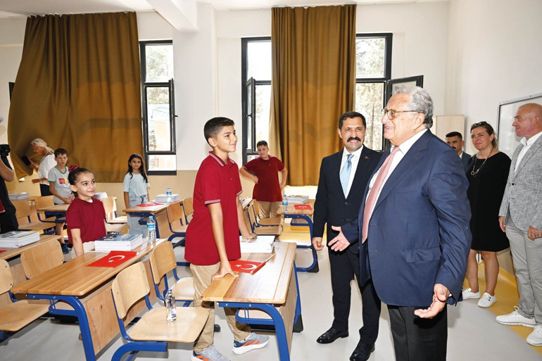 A. Mesut Yılmaz Ortaokulu