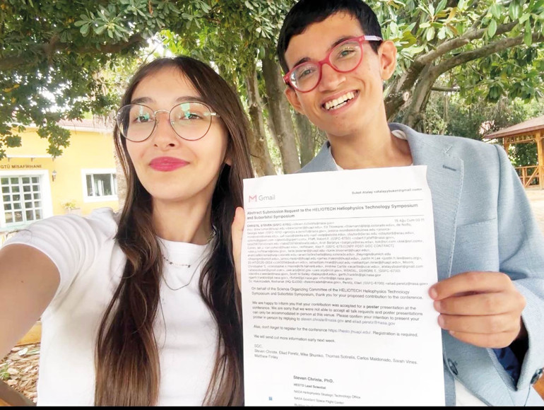 Liseli Arda ve Buket evrenin sırrının peşinde