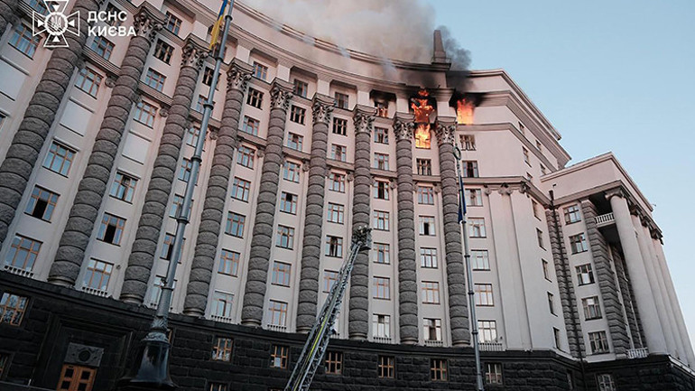 Ukrayna savaşında bugüne kadarki en büyük hava saldırısı: Siviller yaşamını yitirdi Ukrayna karşı saldırı başlattı