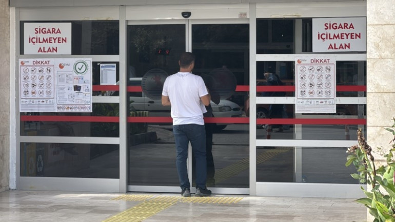 Belki de hayatları değişecekti... Büyük şok yaşadılar Ellerindeki belgeyi yırtıp oradan ayrıldılar