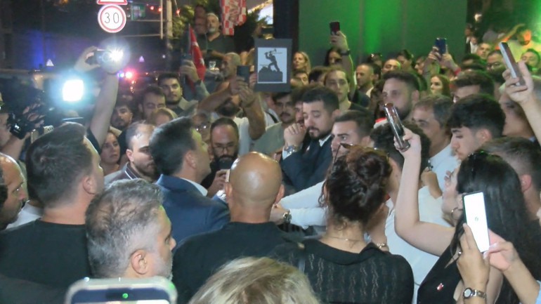 CHP İstanbul İl Başkanlığı önünde protesto... Bakan Tunç: Soruşturma başlatıldı