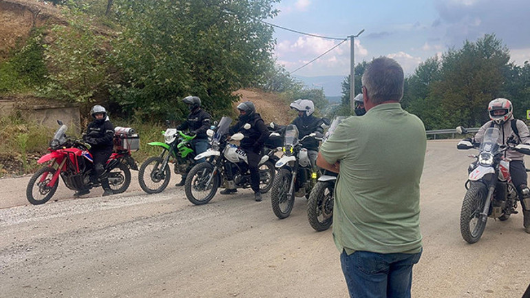 Mahalle çıkışına sürgülü kapı taktırdı Bağış yapan kumandayı alıyor | Kendimizi güvence altında hissediyoruz