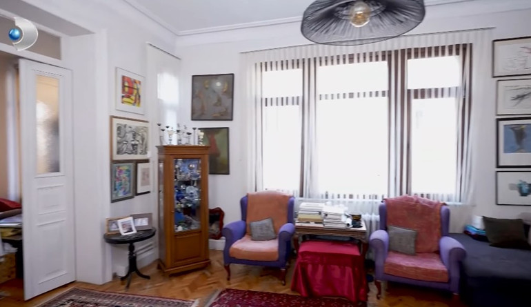 Sanat eseri dolu bir yuva... Usta oyuncu evinin kapılarını açtı