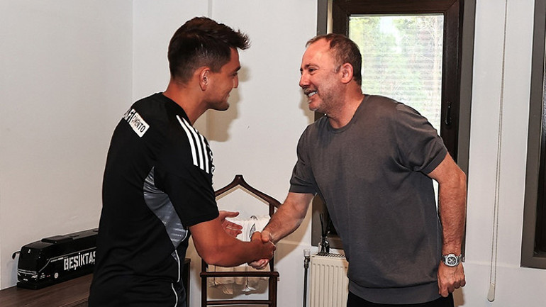 Cengiz Ünder'den Beşiktaş taraftarına ilk mesaj: Bu fırsatı değerlendirip sizleri gururlandırmaya söz veriyorum