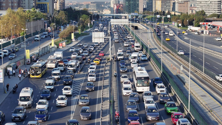 İstanbul trafiğinde okul yoğunluğu
