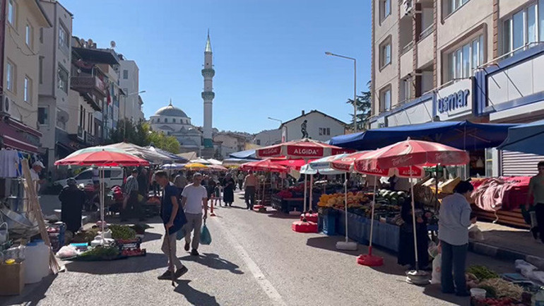 Her salı günü dualarla açılıyor