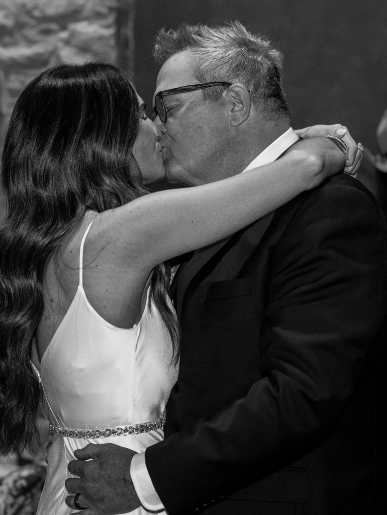 Eric ​Stonestreet and Lindsay ​Schweitzer