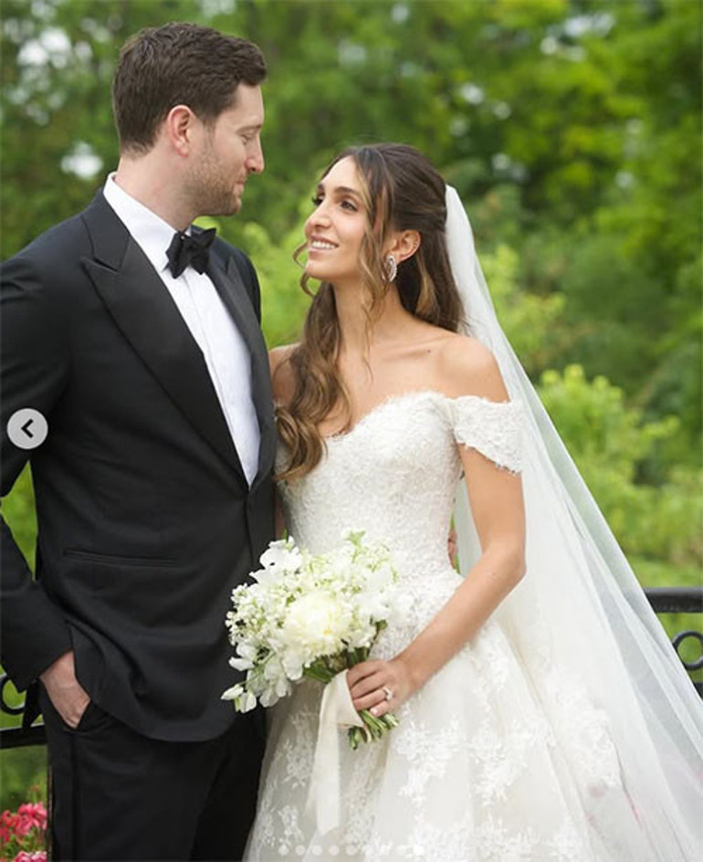 Ünlü çift dillere destan bir düğünle evlenmişti... Ailece çıktıkları balayı tatilinin tadına doyamadılar