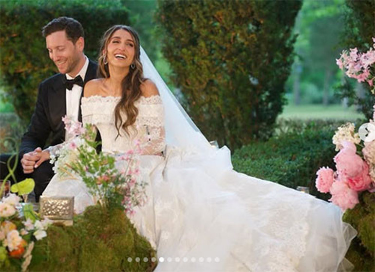 Ünlü çift dillere destan bir düğünle evlenmişti... Ailece çıktıkları balayı tatilinin tadına doyamadılar