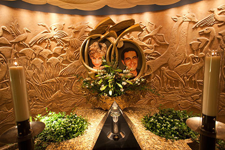 Ünlü iş insanı çok sayıda kadına tacizle suçlanmıştı... Bizde adet böyledir... Oğlumla evlenmeden önce ben seninle birlikte olacağım