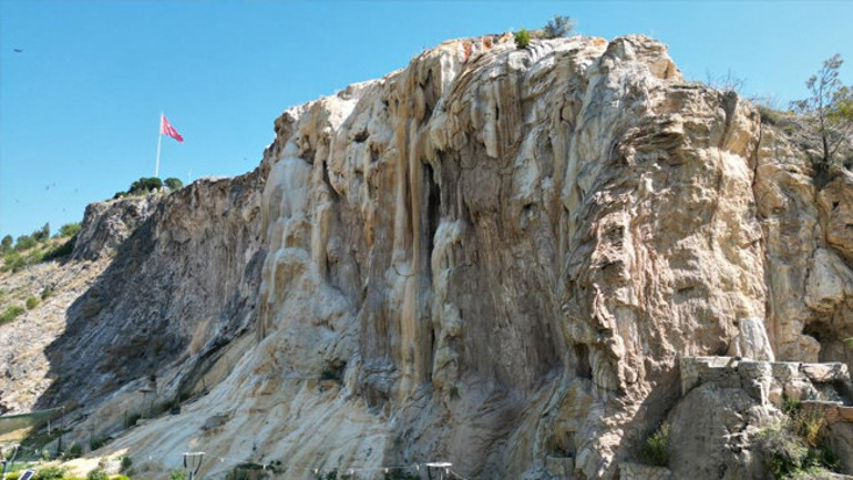 Depremin ardından açığa çıktı 86 yılda oluştu: Bölgenin popülerliği arttı