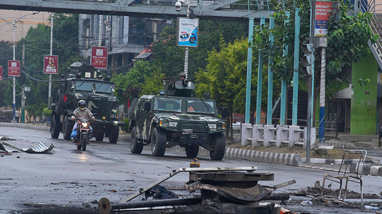 Nepalde ordu sokağa indi: Protestolar sürüyor