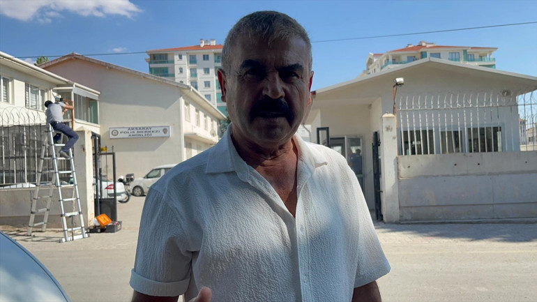 Okul bahçesinde müdüre darp