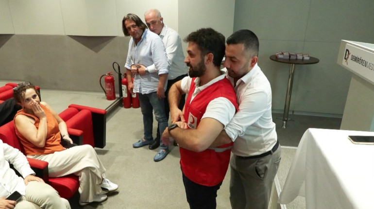 Kızılaydan Demirören Medya çalışanlarına ilk yardım eğitimi