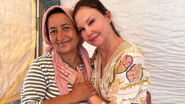 Tecavüze uğrayıp hamile kaldı... Annesi kollarında öldü... Acı çemberinden geçen oyuncu ak düşmüş saçlarıyla hiç yaşamadığı çocukluğunun neşesini arıyor