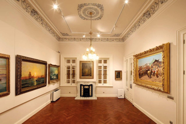 İzmir’e altıncı sanat merkezini armağan etti