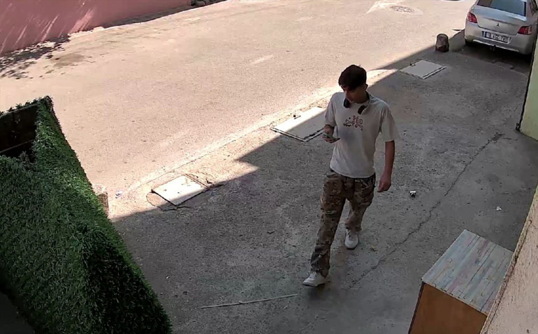 Kan donduran vahşette yeni detaylar Annesini ve 5 yaşındaki üvey kardeşini öldürmüştü... Evden çıktığı anlar kamerada