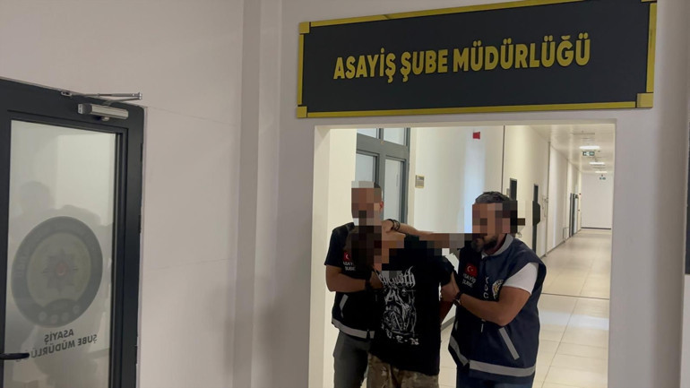 Kan donduran vahşette yeni detaylar Annesini ve 5 yaşındaki üvey kardeşini öldürmüştü... Evden çıktığı anlar kamerada