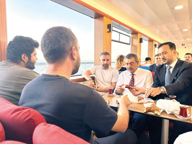 Bakan Tekin’den ada turu