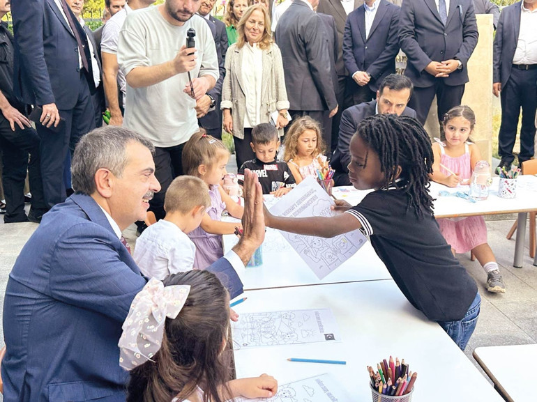 Bakan Tekin’den ada turu