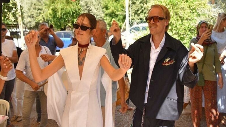 Alman damat, ata bindi gelin almaya gitti Türk adetleri heyecanla yerine getirildi