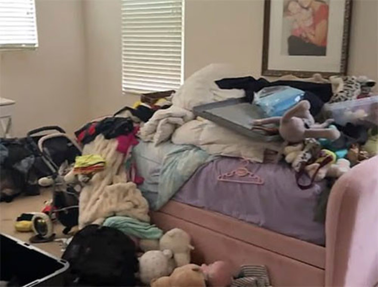 Ünlü çiftin milyonluk evinin haline bakın Elbiseler güve yuvası, yerler pislik içinde... Bir de karısından nafaka istiyor