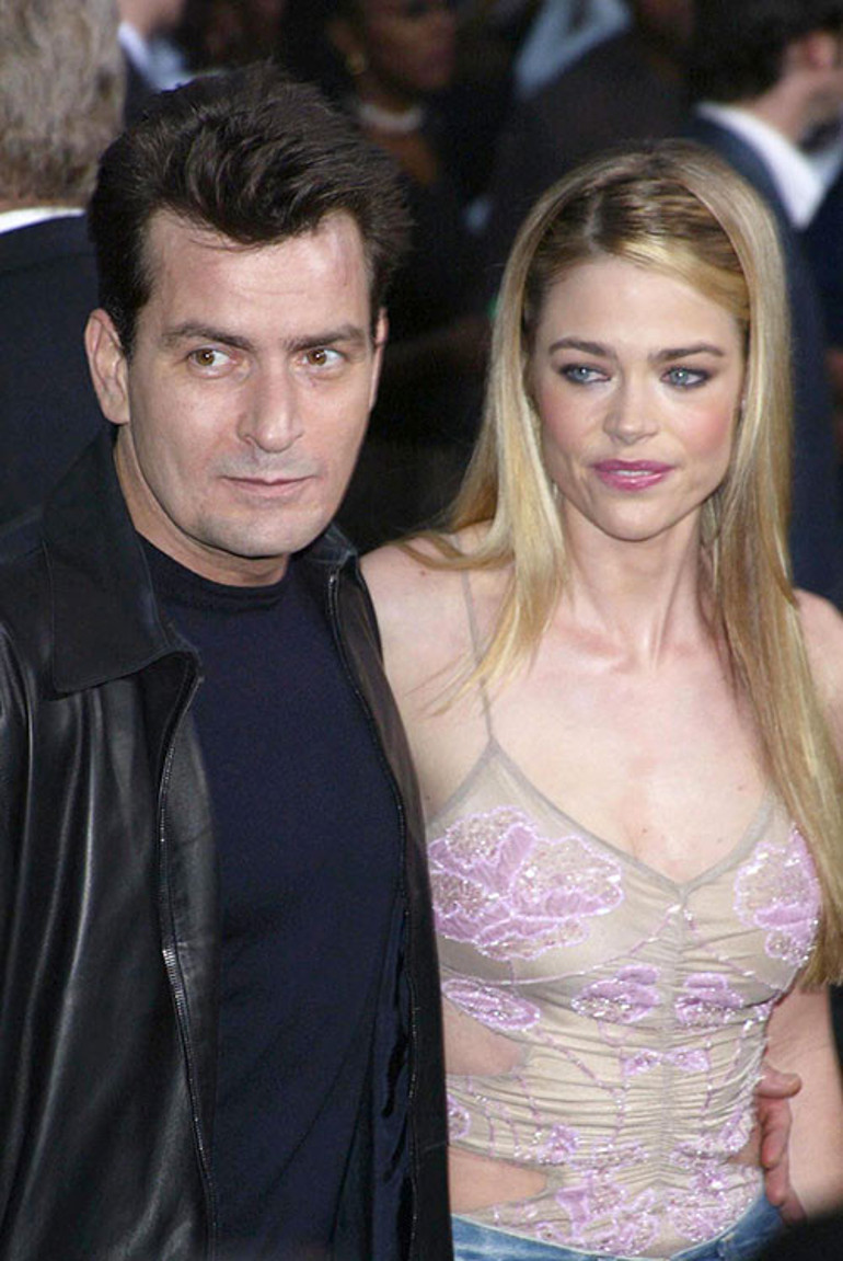 Ünlü çiftin milyonluk evinin haline bakın Elbiseler güve yuvası, yerler pislik içinde... Bir de karısından nafaka istiyor