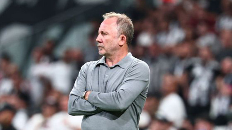 Beşiktaşın Başakşehir galibiyeti sonrası Güntekin Onaydan övgü dolu sözler: Büyük takım böyle oynar