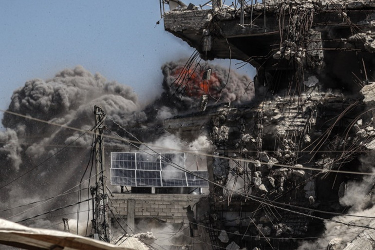 Gazzede açlıktan ölümler devam ediyor: İsrailin yeni sürgün planı Gazzenin ayakta kalan son binaları hedefte