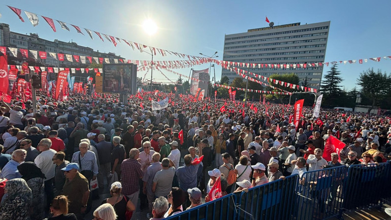 CHP lideri Özgür Özel: Cumhurbaşkanı adayımız Ekrem İmamoğlu’dur