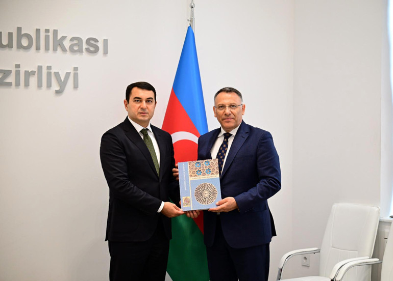 Iğdır Üniversitesi Rektörü ve Türkiye Azerbaycan Derneği Genel Başkanı Prof. Dr. Ekrem Gürel’den ziyaret