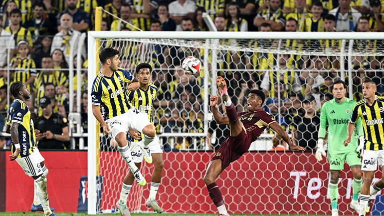 Fenerbahçe - Trabzonspor maçından bir kare
