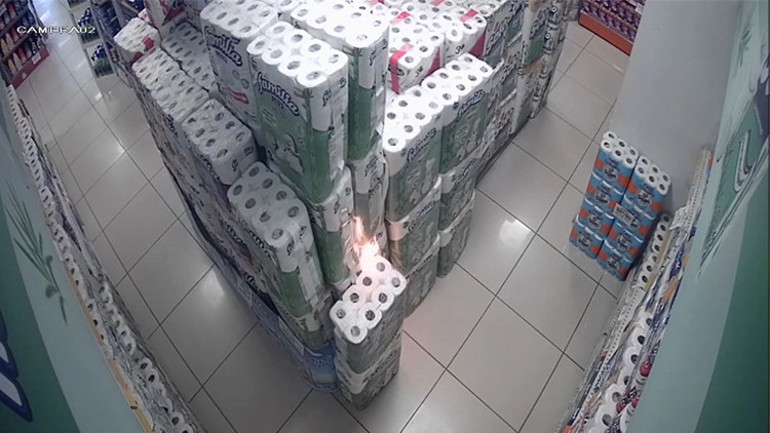 Marketteki kağıt havluları tutuşturmuştu... 10 yaşındaki çocuk devlet korumasına alındı