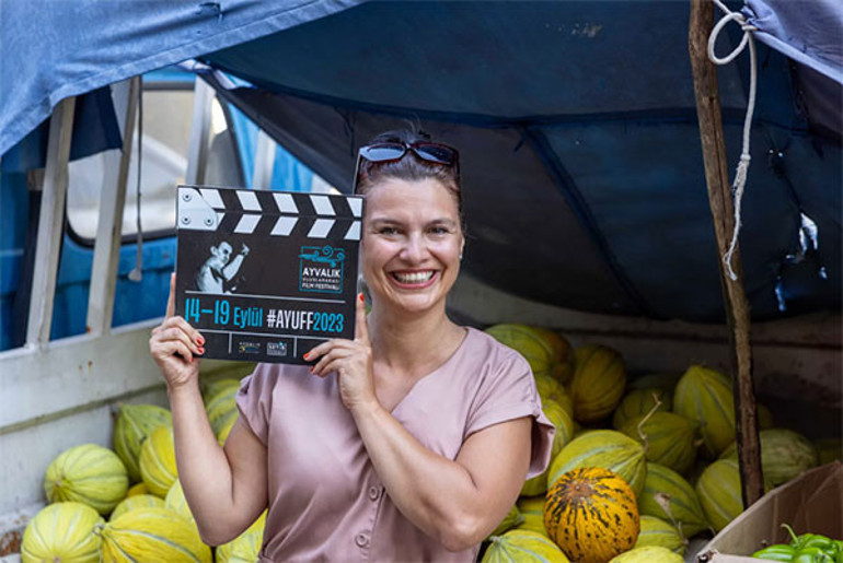 Azize Tan’la Ayvalık Uluslararası Film Festivali üzerine | ‘Şehrin sahiplendiği tam bir seyirci festivali’