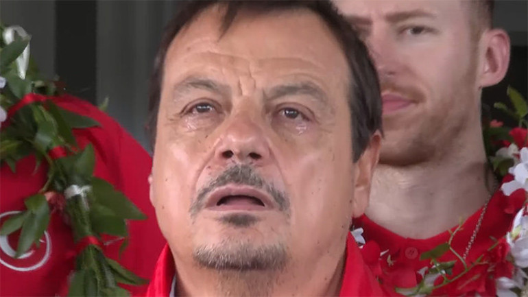 Ergin Ataman duygusal anlar yaşadı