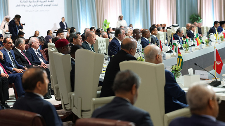 İİT-Arap Birliği Ortak Olağanüstü Zirvesi Katarda başladı