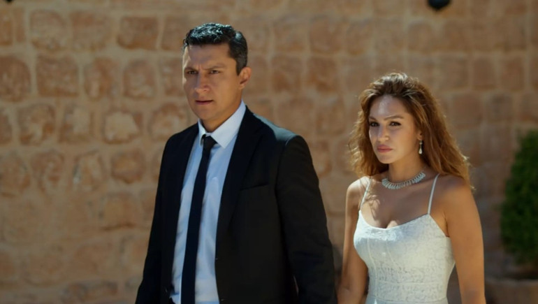 Uzak Şehir yeni sezona nefes kesen bir bölümle başladı... Alyayı durduran öpücük