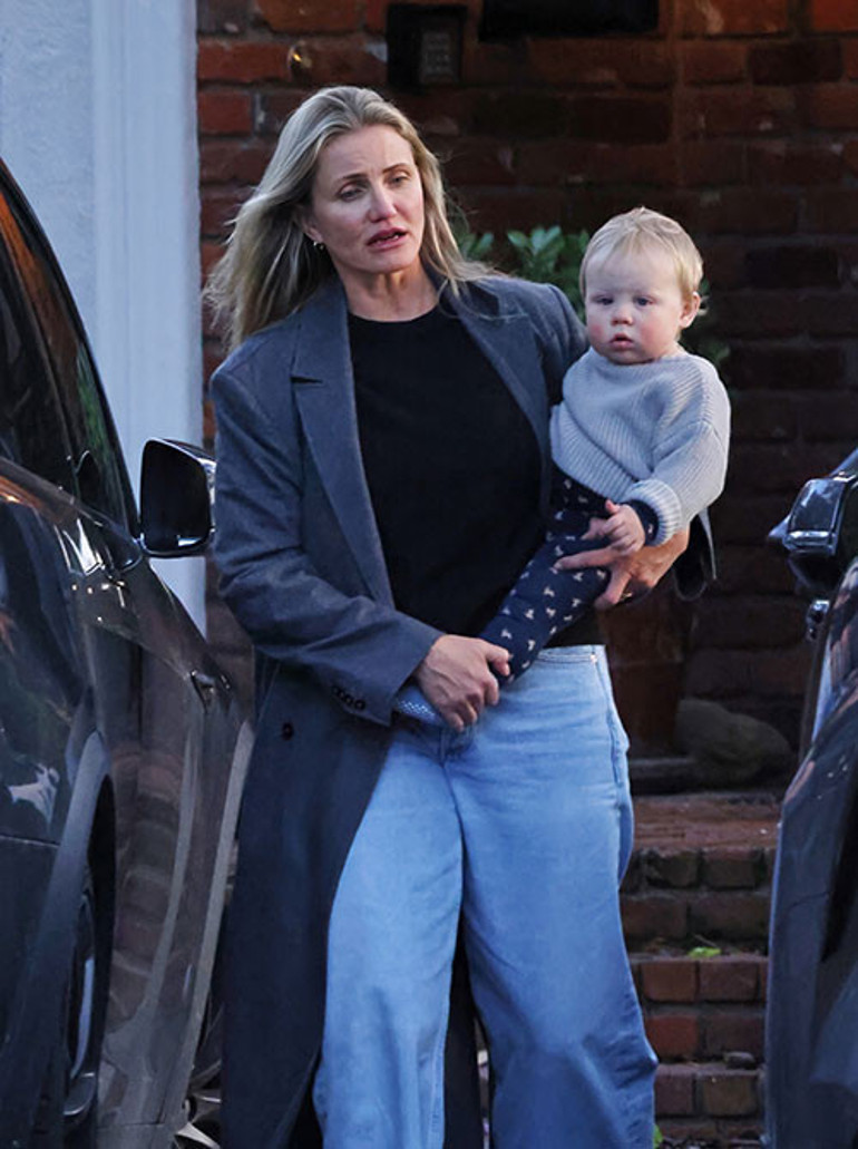 Ayrı yataklarda uyuduğu kocasından iki çocuğu oldu... Şöhreti bir kenara bıraktı, hayatını onlara adadı