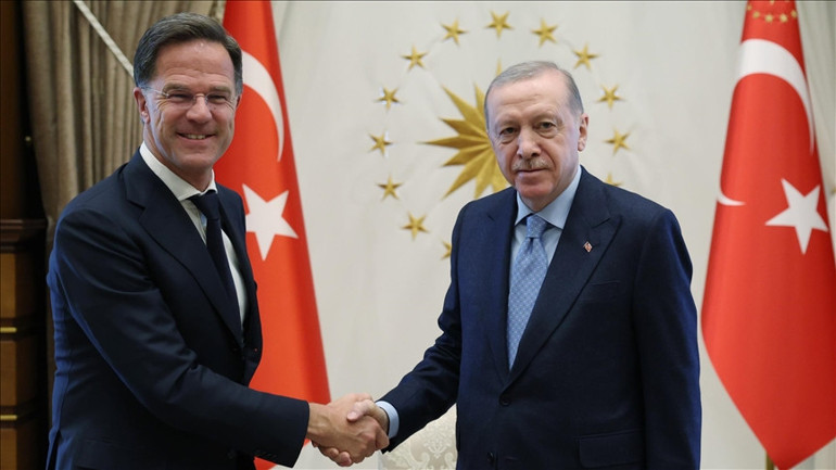 Ruttenin Türkiye sözleri Yunanları çileden çıkardı: SAFEte halı serdi