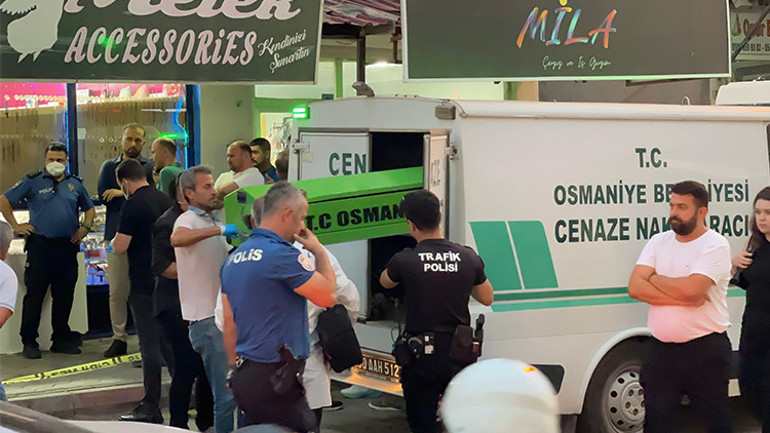 Takı dükkanında cesetleri bulunmuştu... Cezaevinden çıkıp, eski sevgilisini öldürmüş